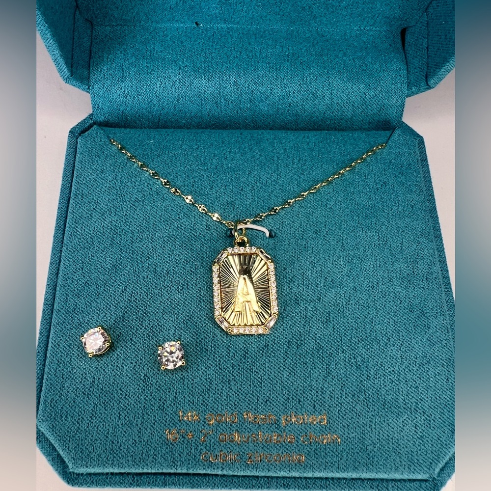 NWT Unwritten Gold-Tone Initial “A” Pendant Necklace & CZ Stud Earring Set - Picture 14 of 14